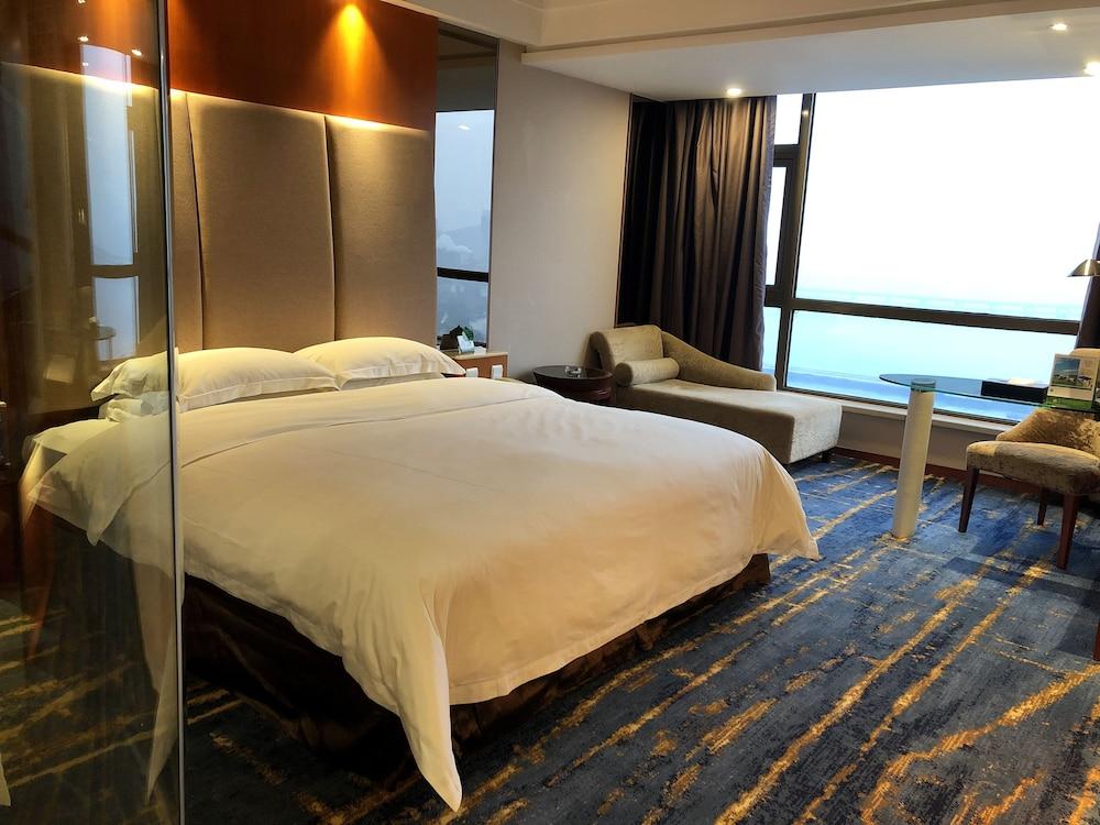 Bayshore Hotel Dalian Exterior photo